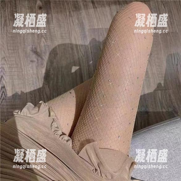微密圈 - 有点色，有点野，猪小七吊带黑胸罩全集原图体验！