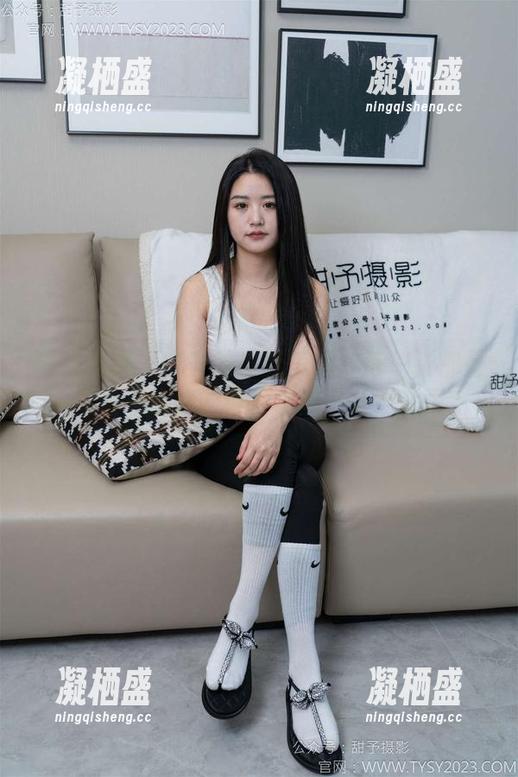 甜予摄影-齐齐 甜予摄影 - 齐齐的皮鞋美图:每一张都是一首没有旋律的诗,想知道什么意思?