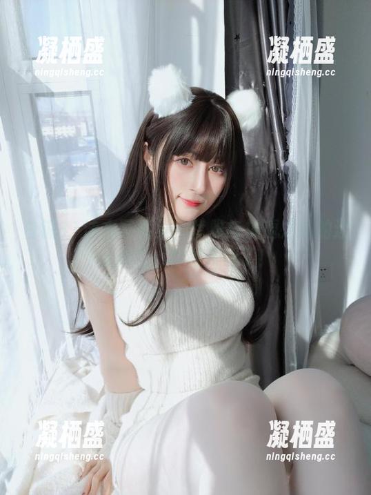 白银81泳衣写真集：优雅与挑逗之间的迷人游弋，真是开眼了！