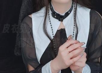 白银81皮衣兔女郎COS系列合集，每一张都让人心跳加速！