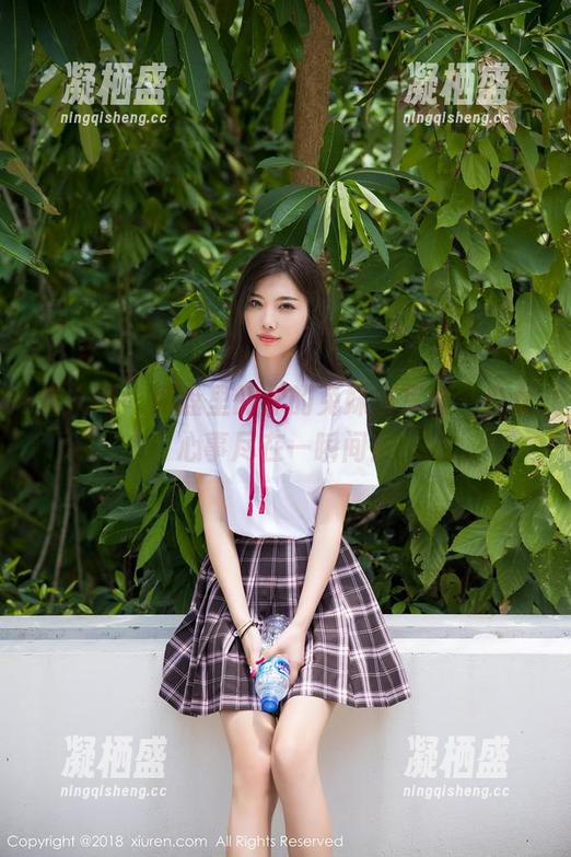 秀人网 - 网盘里的你的兔妹妹写真，少女心事尽在一瞬间！