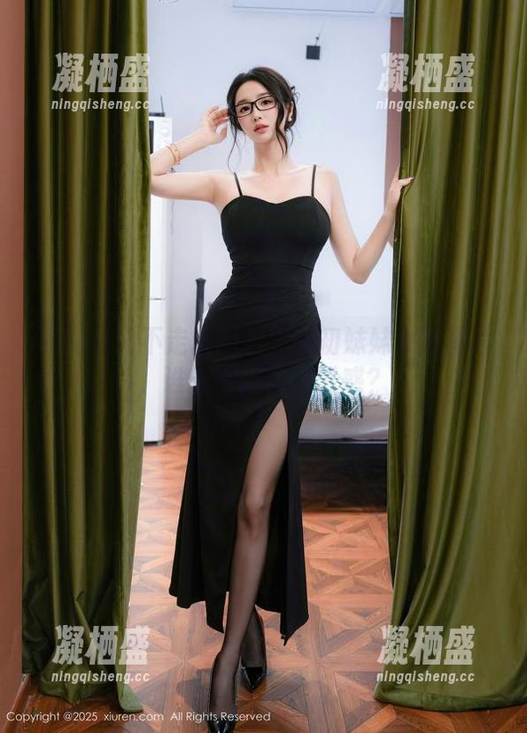 秀人网 - 不走心的全套南初妹妹女友图片，谁能抗拒这份诱惑？