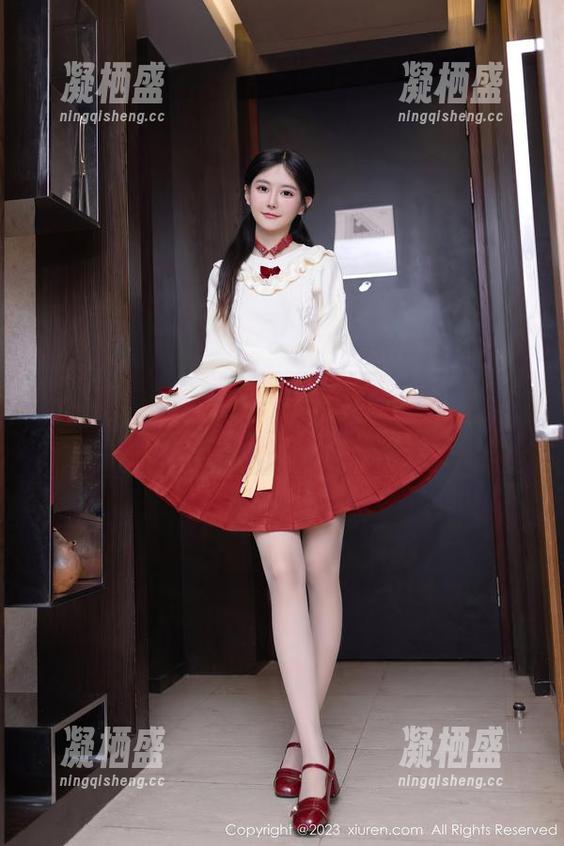 秀人网 - 再不疯狂我们就老了：奶瓶修女写真集分享有感
