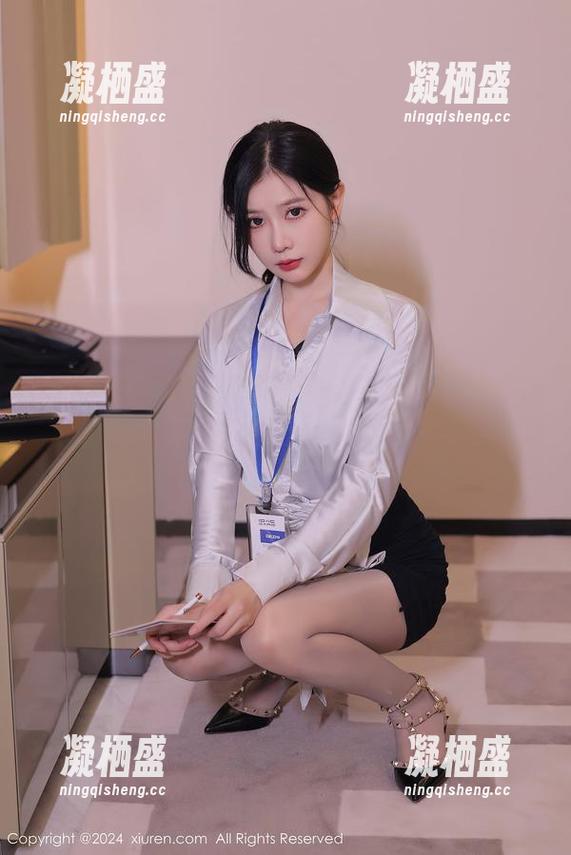 秀人网 - 体操服下的朱可儿：在无圣光中翻转世界的柔情瞬间