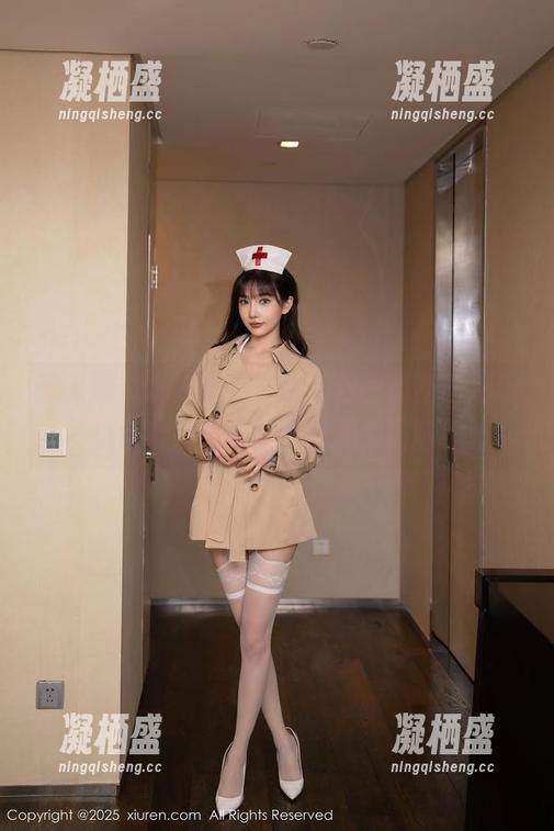 秀人网 - 林文文携旗袍回归，最新图库让你怀疑自己这辈子的服装品味！