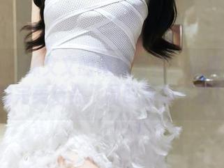 秀人网 - 林文文的棉袜写真：优雅与俏皮的完美结合，原图等你探索！