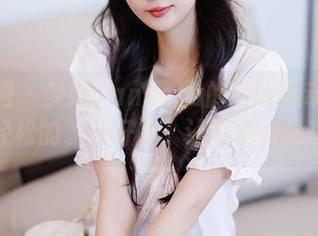 秀人网 - 梦娜Vanessa的壁纸运动合集——轻松的、美好的，让你想动又想停！