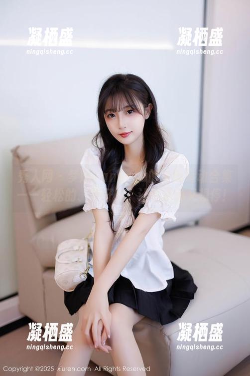 秀人网 - 梦娜Vanessa的壁纸运动合集——轻松的、美好的，让你想动又想停！