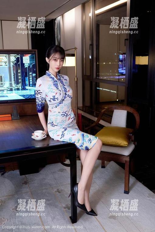秀人网-程程程 秀人网 - 无圣光的秘密:程程程的美足,图片里吧唧吧唧在叽喳。