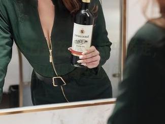 秀人网 - 萌白酱在体操服中游走，最新原图闪现奇妙瞬间！