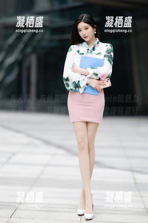 秀人网 - 灰丝美图，陶喜乐_lele的魅力无处不在，下载这一刻，让我觉得特别好！