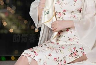 秀人网 - 雨瞳Yoyo的水手服合集：潮湿的青春与海浪的低语