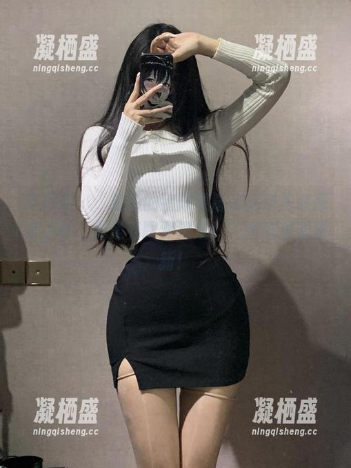 微密圈 - “粉色的猪陈佩奇白丝学生装图集上线，真是养眼到犯规！”快来看看更新！