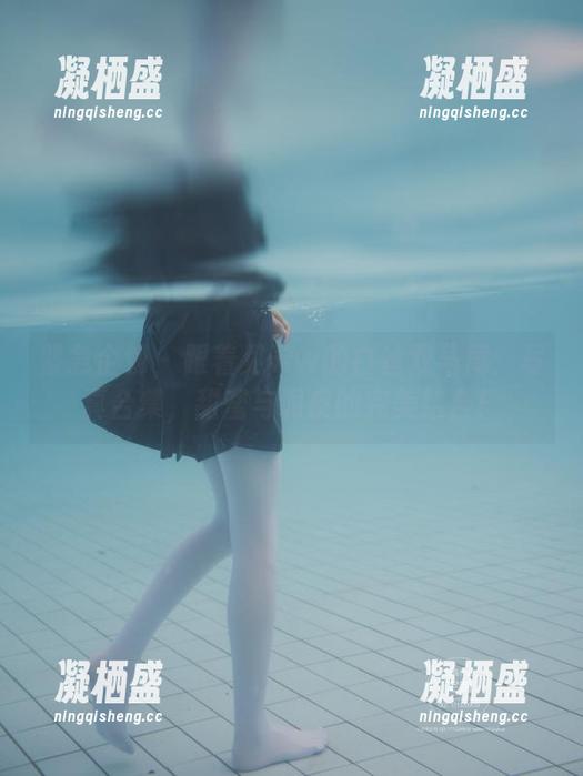 紧急企划-见希w 紧急企划 - 跟着见希w的白丝双马尾:写真合集,甜蜜与调皮的完美结合!
