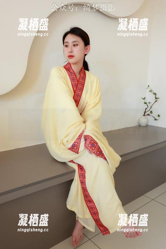 绮梦摄影-蔡蔡 绮梦摄影 - 蔡蔡最新户外图册:风呼噜声、鸟儿叫,她绝对是场景中的小主角!