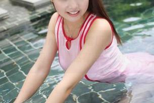 美媛馆 - 这组徐子琦Anna的制服套图，毫无圣光，感觉就像我在她身边，竟然有点小紧张…