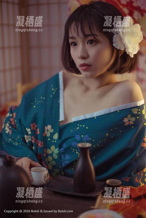 菠萝社-柳侑绮 菠萝社 - 一起翻开柳侑绮的写真图册:女王的秘密,谁能抵挡这份诱惑?