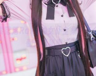 “探索落落Raku的女仆全集：每个角落都藏着秘密“