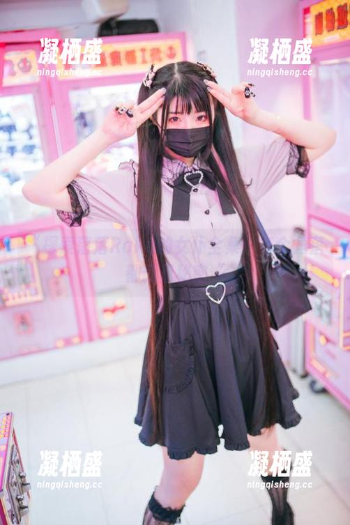 “探索落落Raku的女仆全集：每个角落都藏着秘密“
