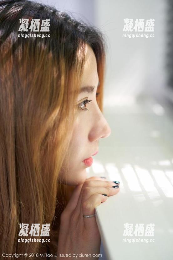 蜜桃社 - 小魔女lily眼镜写真，增添了一份不可思议的福利！