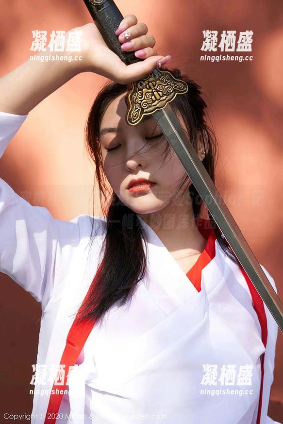 蜜桃社 - 当校服遇上索菲娅Sophia：记录下每一幅奇妙图库作品