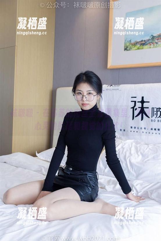 袜啵啵 - 在苏苏的肉丝全套图集里，找寻心灵的慰藉和视觉的狂欢！