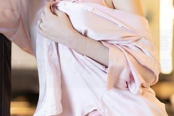 语画界 - 新人模特周思乔Betty首套写真，大家都在喊‘好美图’她知道吗？
