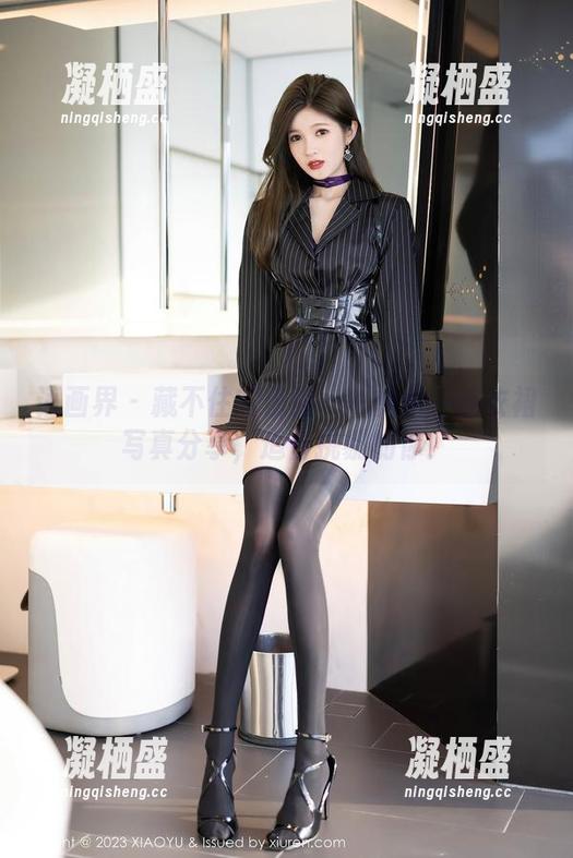 语画界 - 藏不住的优雅——林乐一连衣裙写真分享，适合挑剔的你！