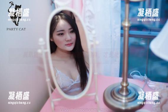 轰趴猫 - 曲曲无圣光的油亮写真，才是最真实的模样