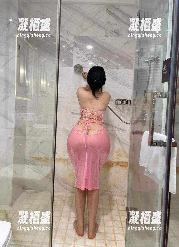 微密圈 - 套图大揭秘：迷人的五姨太带你走进兽笼女人的奇幻世界！