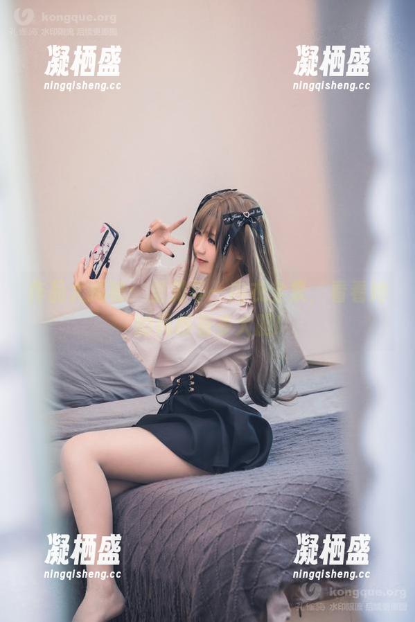 作品大揭秘：里见年一内衣全集，看看她的风格有多大胆!