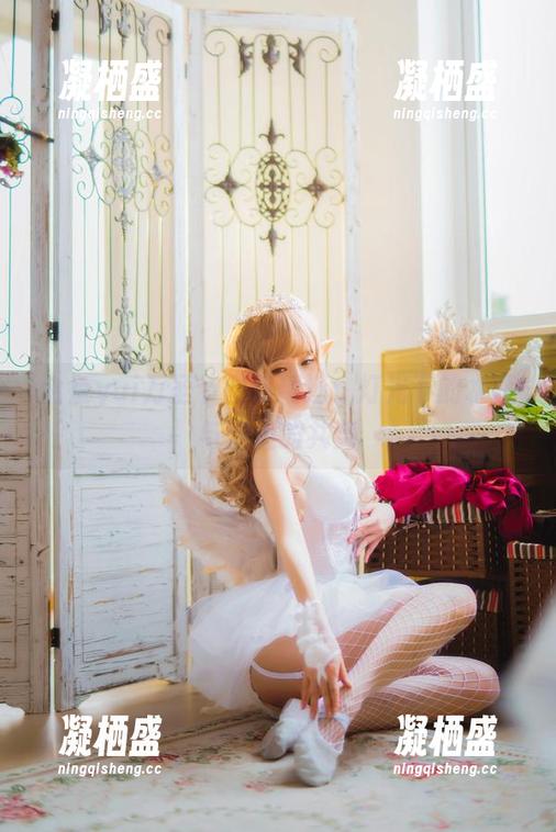 金鱼yui 金鱼yui万圣节图包精选:灯光下的水面与幽灵的共舞