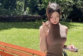微密圈 - 别错过！陈妮妮UNI白丝图包更新，轻轻一看，心就被偷走了