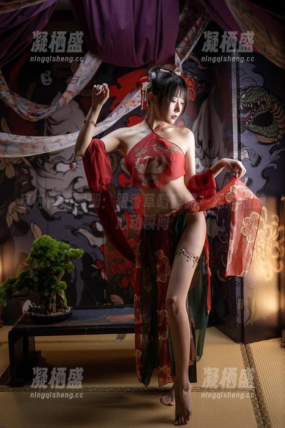 室内高清图册：跟香草喵露露一起尴尬的心动瞬间