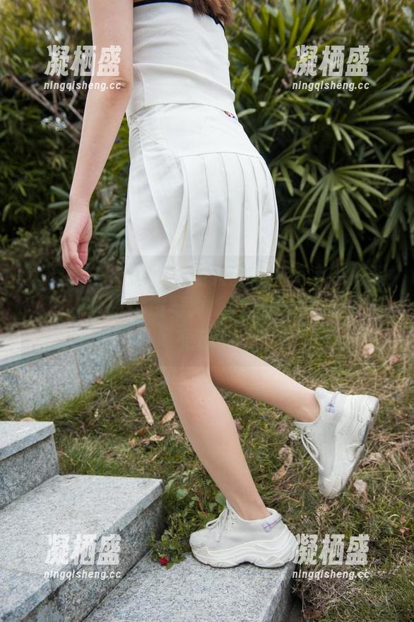 魔镜街拍-萌宝儿 魔镜街拍 - 商业广场大冒险:萌宝儿滑稽又迷人的哈哈镜写真集,包臀裙肉丝限时更新!