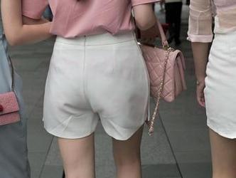 魔镜街拍：这次的红裙小姐姐套图更新，简直是让人心动不已啊！