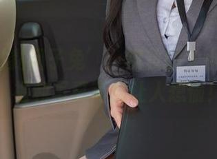 探秘‘黏黏团子兔’：梳妆的大小姐-可畏，福利写真简直让人想偷！